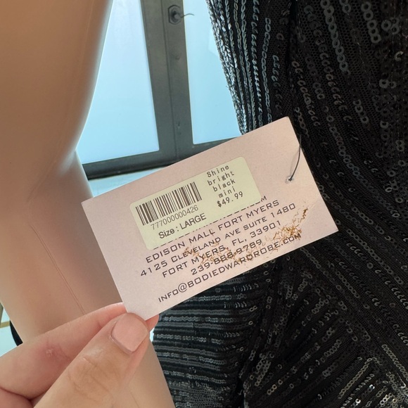 Elegant Black Sequin Dress - Picture 6 of 6